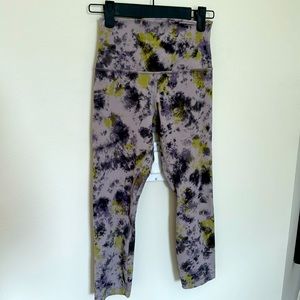 EUC Lululemon size 4 crops align